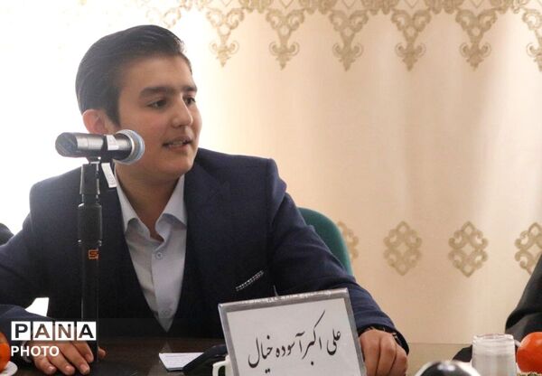 نخستین جلسه هماهنگی نمایندگان دوره دوازدهم و سیزدهم مجلس دانش‌آموزی و اعضای شورای دانش‌آموزی استان آذربایجان شرقی 