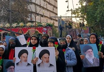 تشییع پیکر ۱۰۰ شهید گمنام در دانشگاه تهران