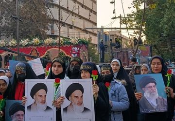 تشییع پیکر ۱۰۰ شهید گمنام در دانشگاه تهران