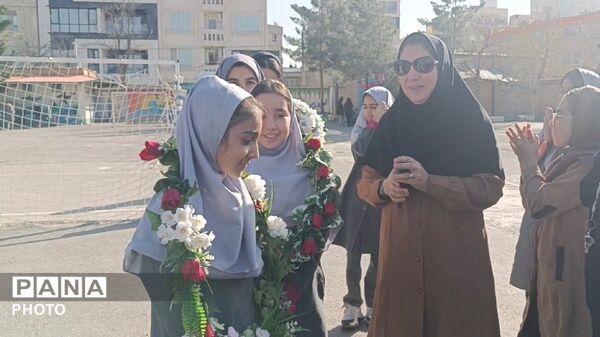  مراسم تجلیل از دانش‌آموزان برتر دبستان پنجم مهر