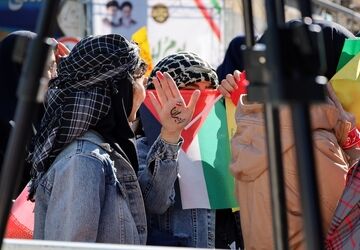 حضور پرشور دانش‌آموزان شهر ارومیه در راهپیمایی 13 آبان
