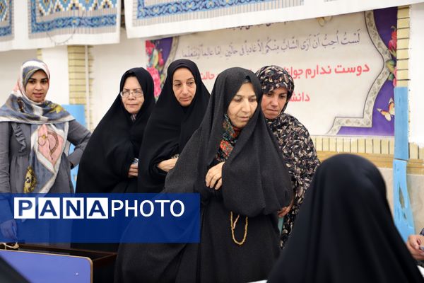 حضور پر شور مردم مشهد در چهاردهمین دوره انتخابات ریاست‌جمهوری 