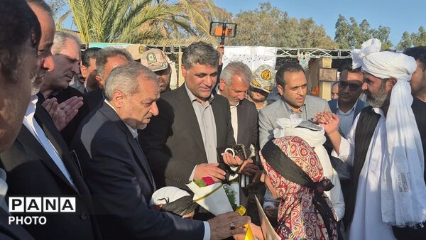 استقبال مردم ولایتمدار شهرستان مرزی نهبندان از وزیر آموزش و پرورش