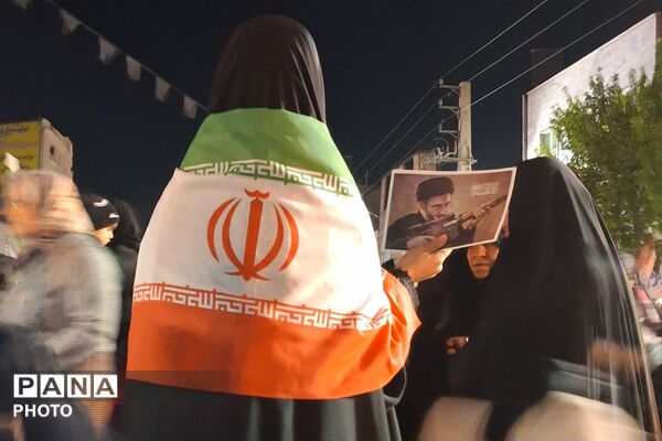 قدرت مشت، شکوه پرچم؛ نمادهایی از پایداری بی پایان