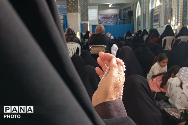 طنینِ دعای عرفه در آستانِ دوست