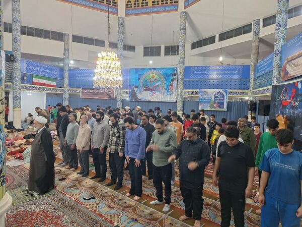 اعتکاف دانش‌آموزی در مسجد جامع قائمشهر