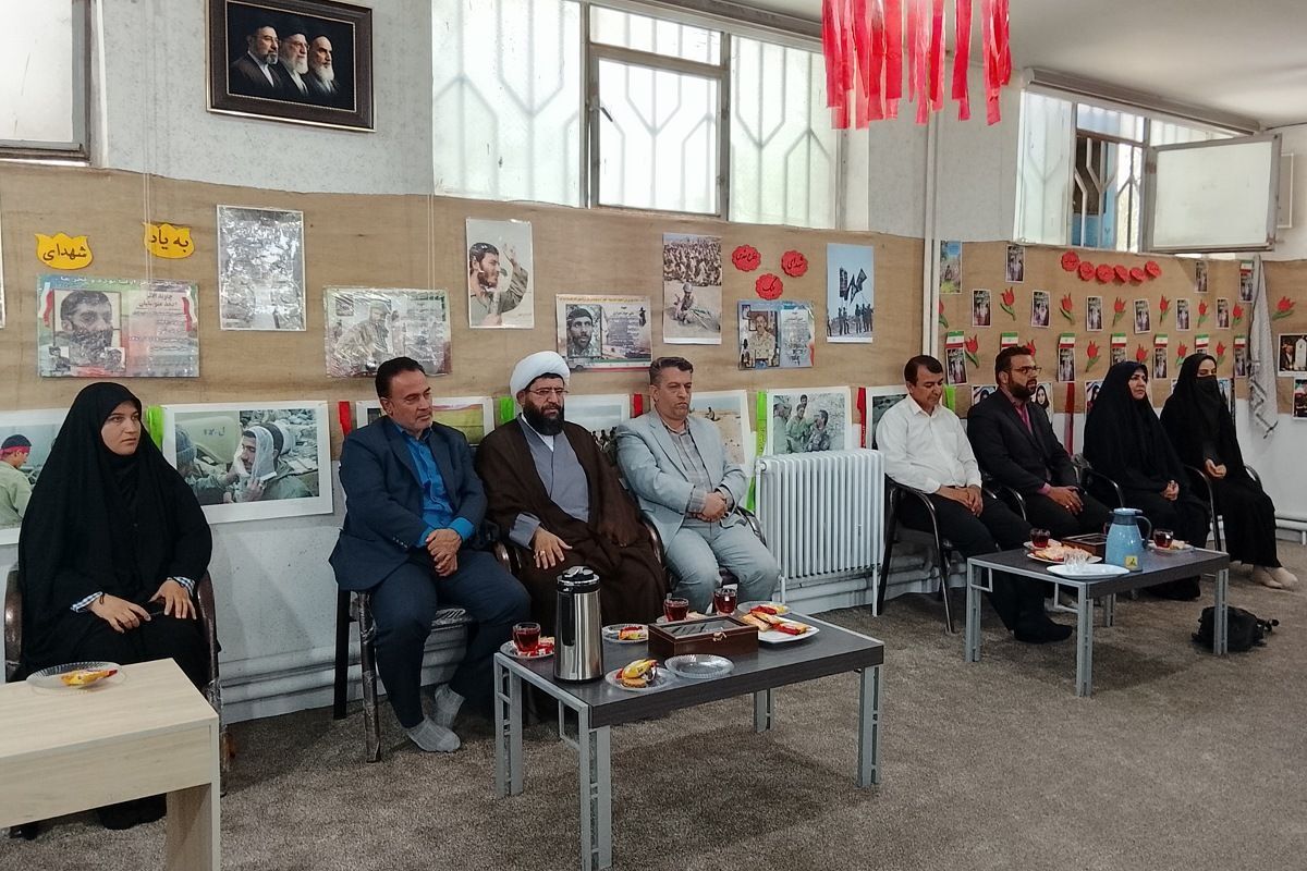 حضور امام جمعه پاکدشت در جمع دانش آموزان شاهد مرضیه
