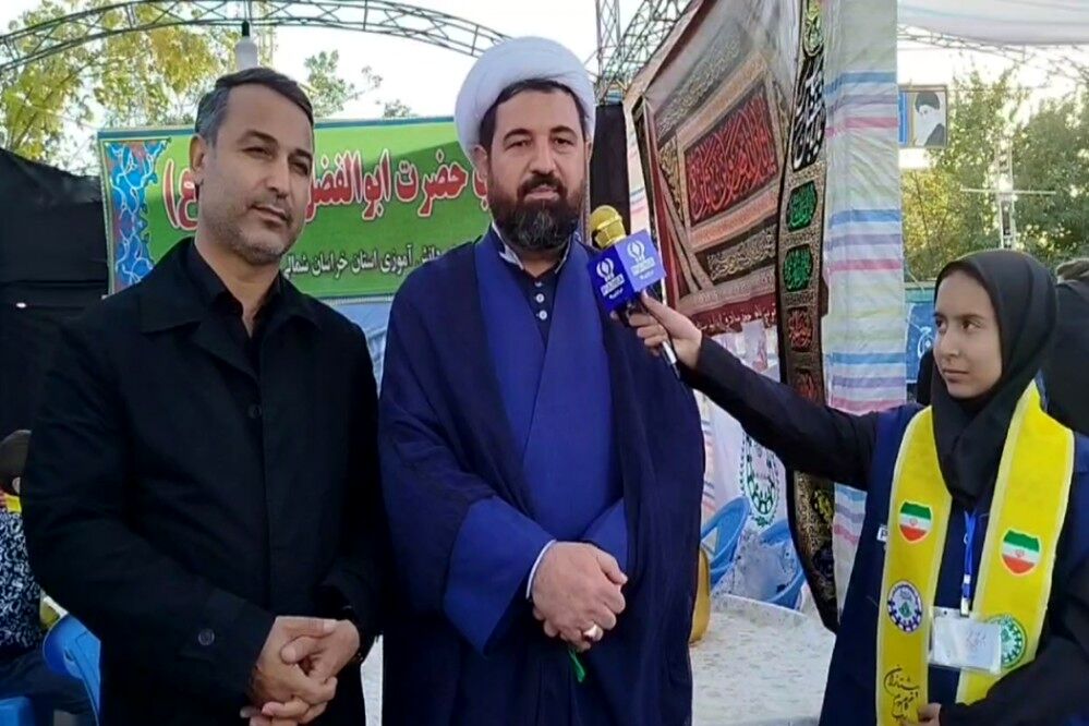 نشان دادن عشق و ارادت به مکتب اهل بیت(ع) در سن کودکی، نوجوانی و جوانی