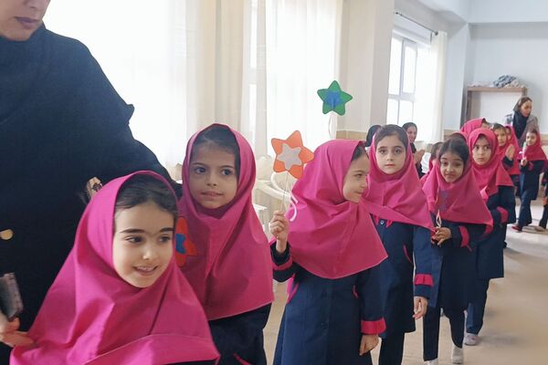 جشن میلاد حضرت زهرا (س) و سه شنبه های مهدوی در مدرسه شهید حسین اسماعیلی پردیس