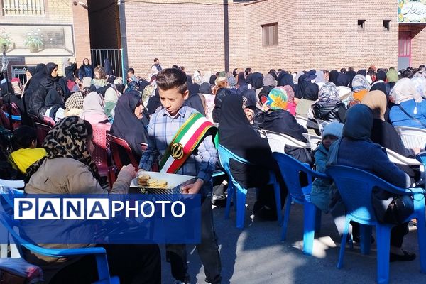 برگزاری جشن پایان ترم اول در دبستان پسرانه آیت الله خامنه ای