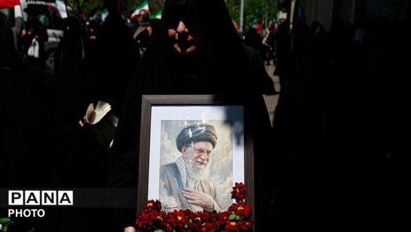 ملت همیشه در صحنه  ایران 