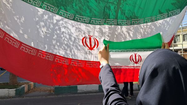 مشت هایی از نماد استواری و شجاعت 