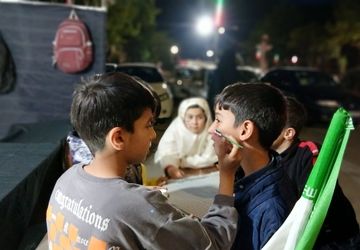       فریادهای معصومانه، سیلی‌های بزرگ به دشمن