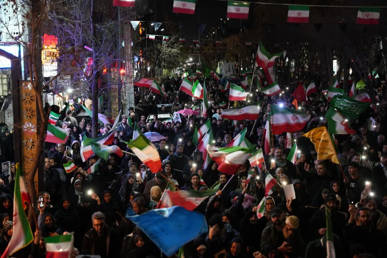 بیست‌وچهارمین موج مردم فردیس در راهپیمایی تجدید بیعت با رهبر انقلاب