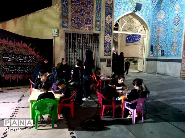 حضور پرشور مردم  در مراسم عزاداری اباعبدالله الحسین