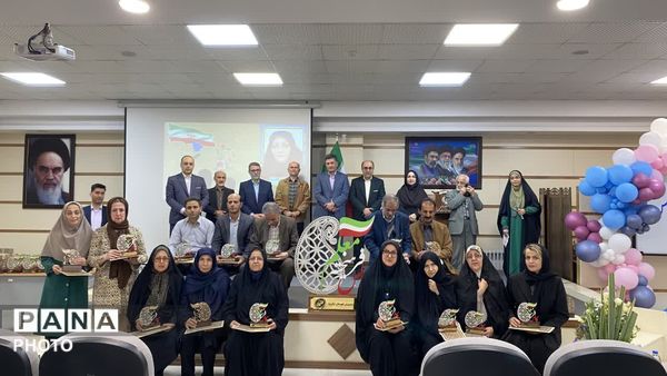 بزرگداشت هفته مقام معلم با تجلیل از ۳۰ معلم نمونه و ۶۰ فرهنگی بازنشسته در لنگرود