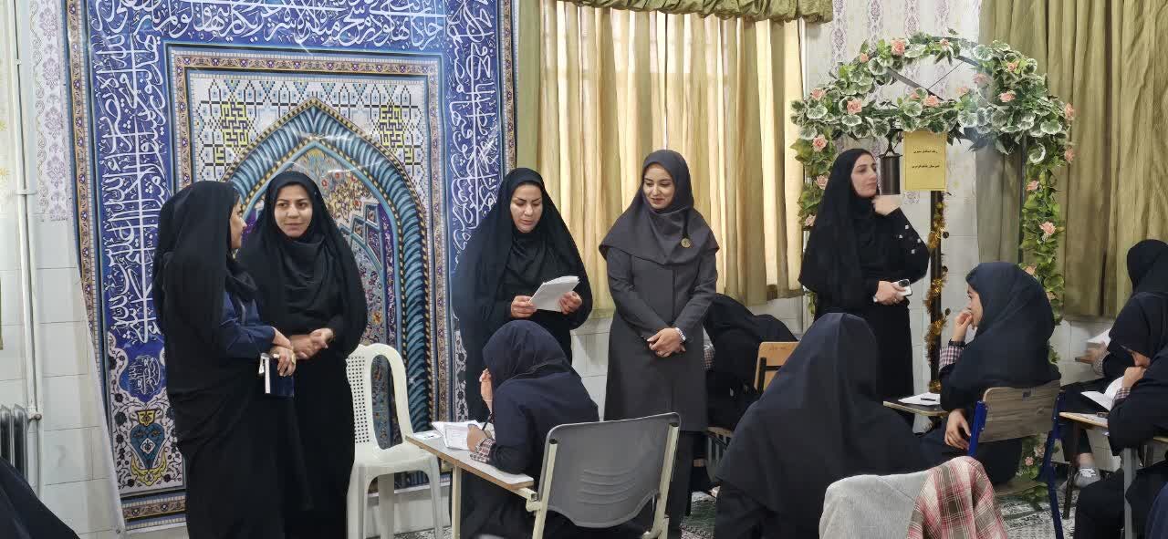 برگزاری آزمون جامع در دبیرستان شاهد فردوس بافق