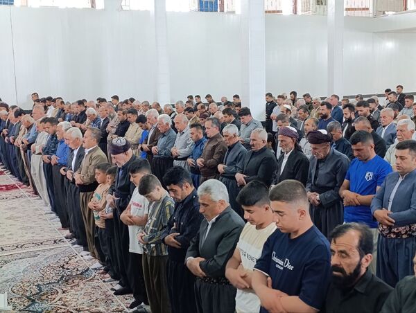نماز عید سعید قربان در ثلاث باباجانی