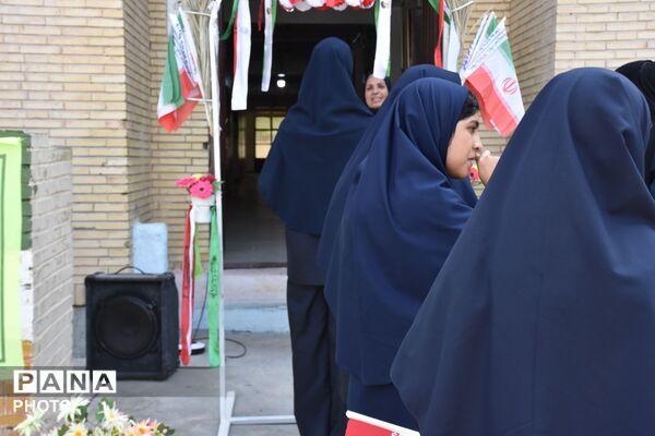 بوی ماه مهر در دبیرستان شبانه‌روزی نجمیه حاجی‌آباد پیچید
