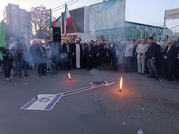 جشن پیروزی عملیات وعده صادق در میانه