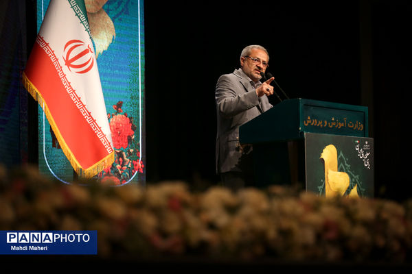 دیدار رییس‌جمهور با فرهنگیان و دانشجو معلمان