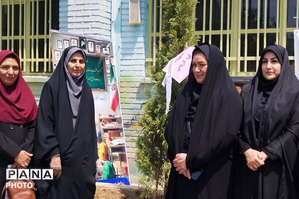  آیین کاشت نهال امید به یاد شهدای دانش‌آموز جنگ رمضان در دبیرستان فتح المبین شهرری 