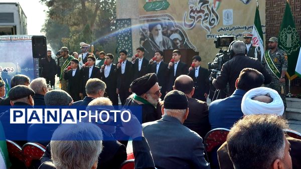 کاروان دانش‌آموزی در طنین عشق و ارادت رهسپار حرم امام (ره) 