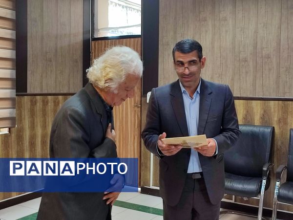 تقدیر از دانش آموز خبرنگاران پانا در قائمشهر