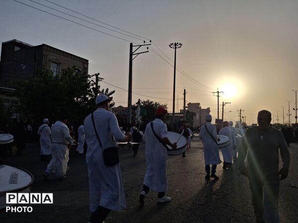 حرکت نمادین کاروان اسرای کربلا در شهر آوه