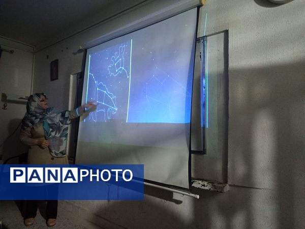 رصد آموزشی ماه در مدرسه حضرت فاطمه(س) میناب؛ گامی برای پرورش استعدادهای نجومی