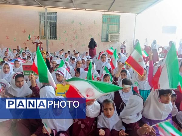 حماسه ۱۳ آبان در دبستان شهید تنیده 