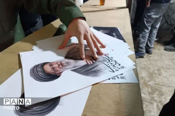 تشکل های دانش آموزی در کنار مردم رودهن در تجمعات مردمی
