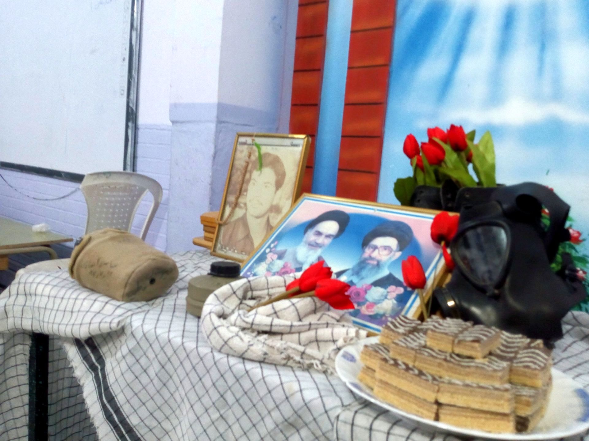 خوانش زندگی نامه شهدا در دبیرستان فاطمیه