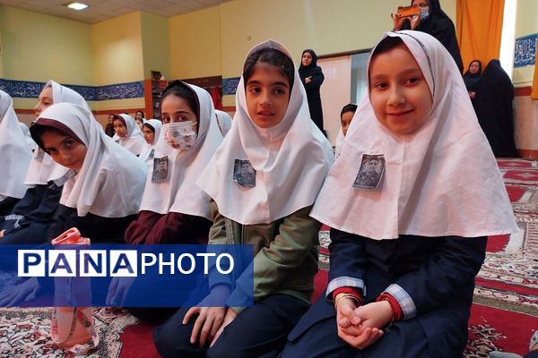 افتتاح کتاب «از ایرانمان دفاع کنیم» در دبستان ۲۲ بهمن با حضور مادر شهید عرشیان افشارمند