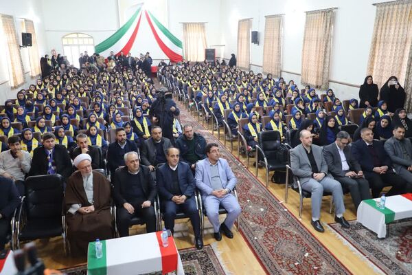 زنگ انقلاب در مدرسه خدیجه کبری ناحیه یک تبریز با حضور استاندار 