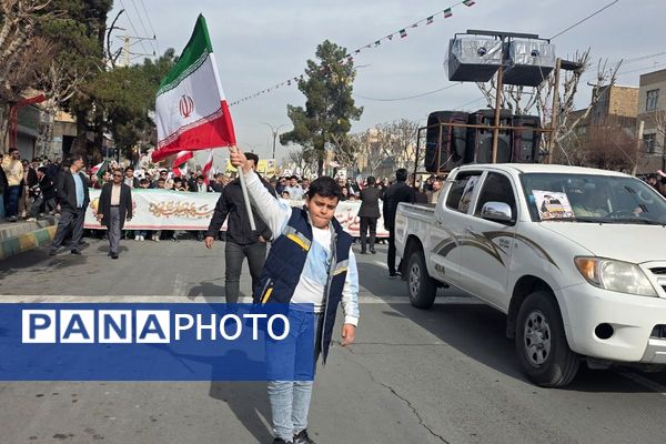 خروش مردمی در خیابان‌های رباط‌کریم در 22بهمن