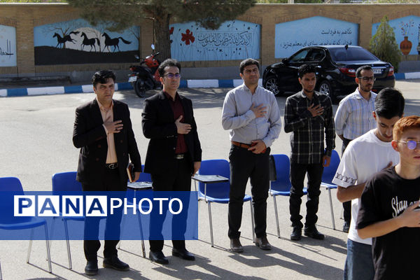 گرامیداشت هفته دفاع مقدس در دبیرستان شریعتی جاجرم