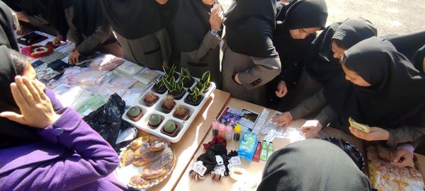 برپایی بازارچه دانش آموزی در دبیرستان نمونه اندیشه شهرستان کاشمر