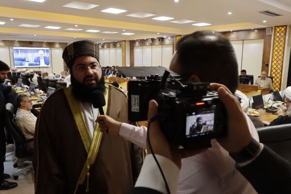 نشست وحدت علمای شیعه و اهل سنت در دانشگاه آزاد اسلامی مشهد 