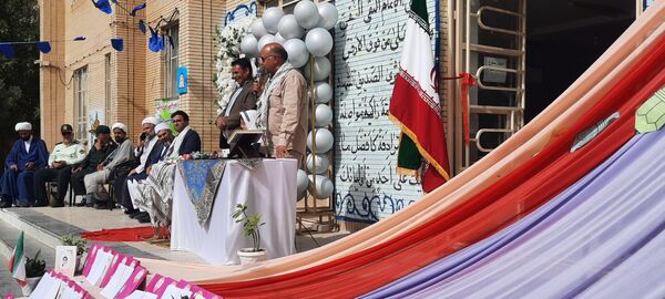 همزمان با سی و یکم شهریور ماه  زنگ شکوفه ها در مدارس باخرز به صدا درآمد