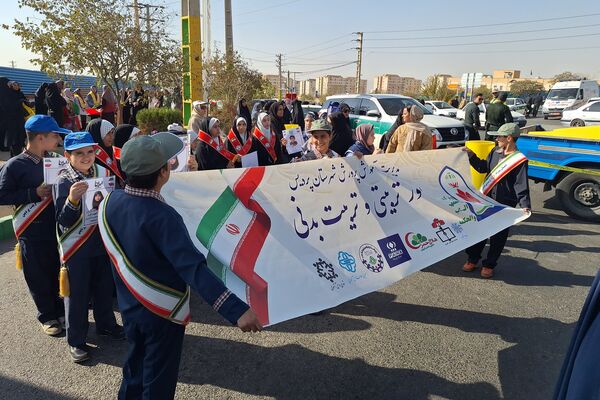 گزارش تصویری از راهپیمایی سیزده آبان در پردیس