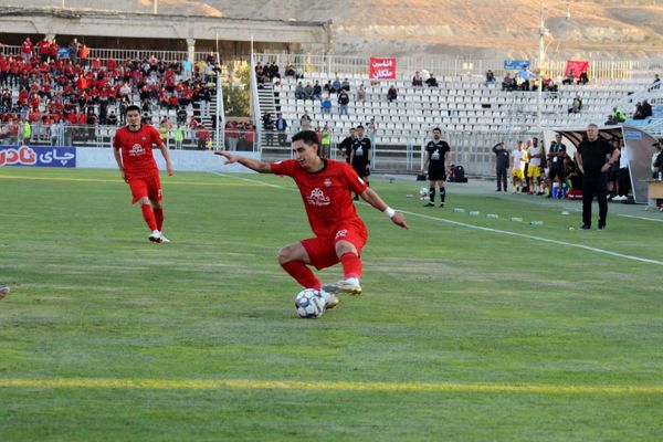 بازی بدون گل تراکتور و فجر سپاسی