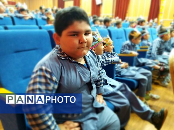 برگزاری جشن الفبای پسران دبستان شهدای غزه در کانون ملائک شهرستان قرچک با حضور گروه نمایشی روناک