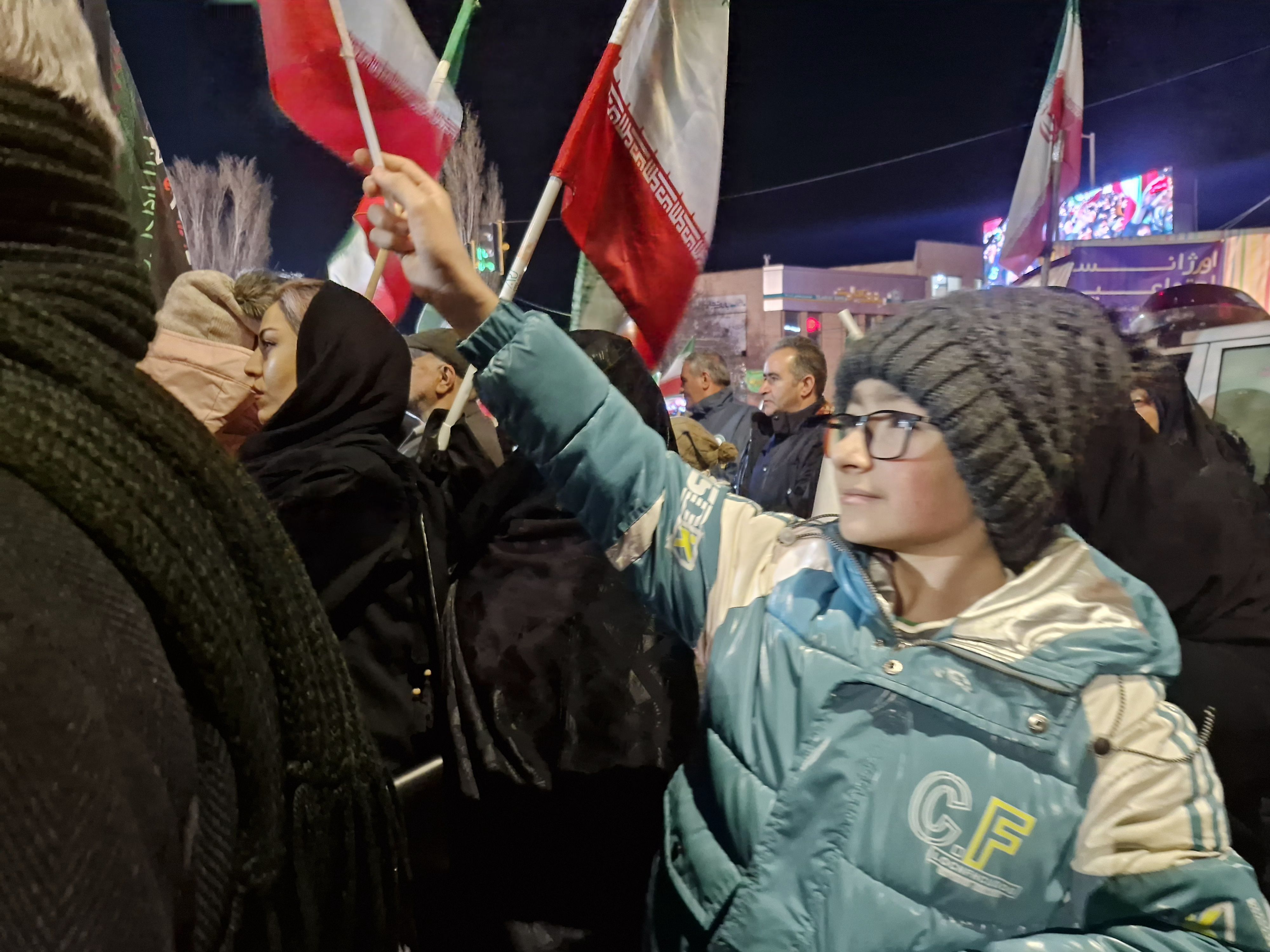 حضور پرشور دانش‌آموزان، نوجوانان وکودکان اردبیلی در تجمع حمایتی از جبهه مقاومت ورزمندگان پرتوان اسلام