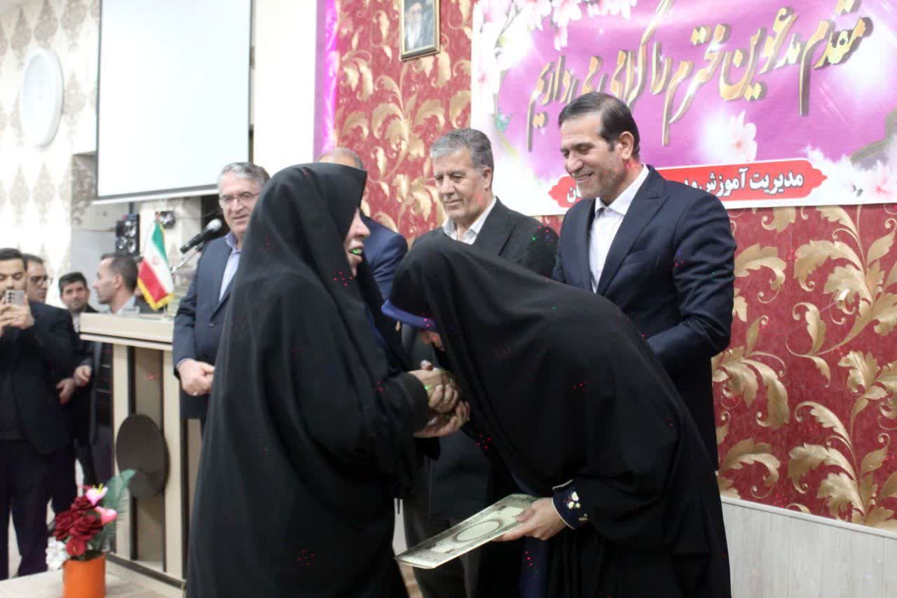 آیین تجلیل از پیشکسوتان فرهنگی ملکان 