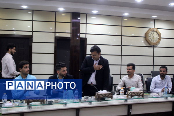 تجلیل از معلمان جوان برتر  به مناسبت گرامیداشت هفته مقام معلم استان بوشهر