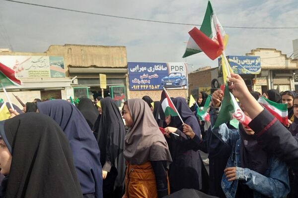 راهپیمایی ۱۳ آبان در شهر قیامدشت ری یک