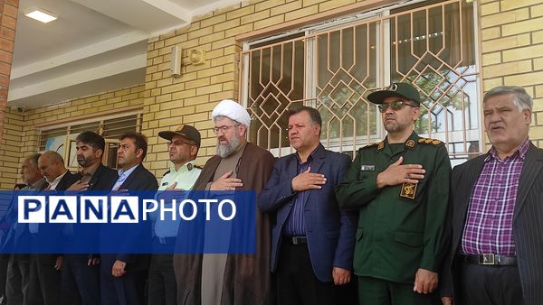 جشن سپاس معلم در دبیرستان قلم چی ۲