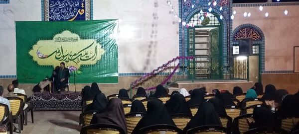 شکوه جشن میلاد پیامبر رحمت (ص) در جوار مسجدالنبی(ص) نیم‌ور