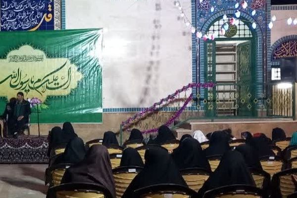 شکوه جشن میلاد پیامبر رحمت (ص) در جوار مسجدالنبی(ص) نیم‌ور